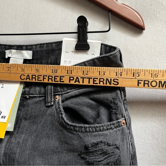 NWT H&M Black Distressed High Waisted Wide Leg Jeans Sz 8 - Picture 6 of 9